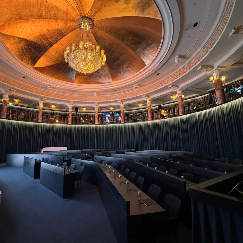 conference-hall-furniture-setup